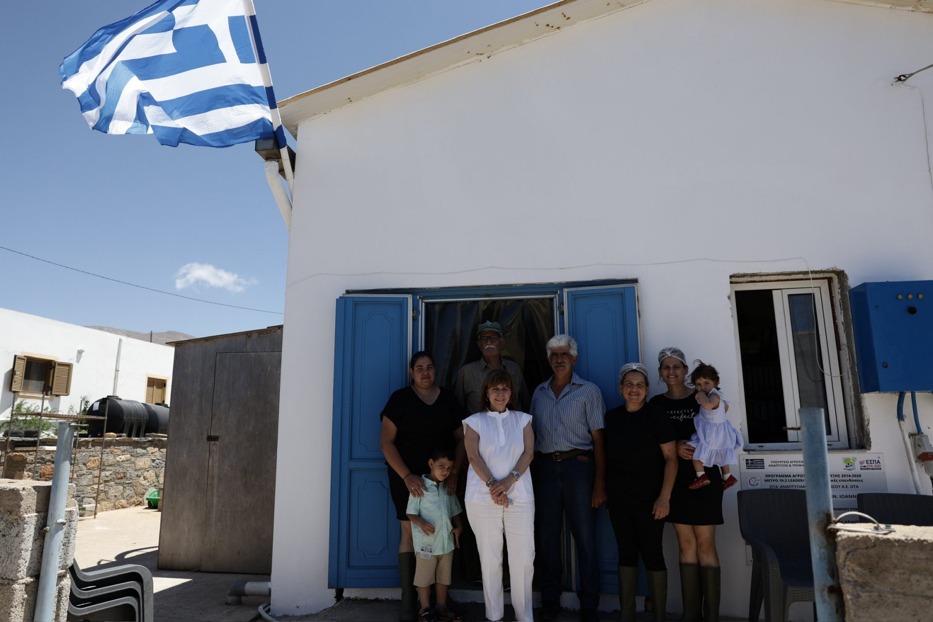 Στην έκθεση «Η Ευζωνική στολή - Η ιστορική διαδρομή της μέσα από 40 έργα του Γιάννη Μυλωνά»