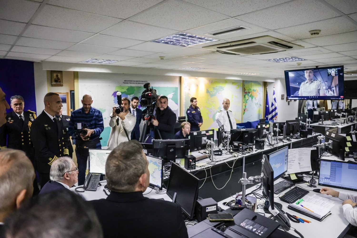 Επίσκεψη στα Υπουργεία Εθνικής Άμυνας και Ναυτιλίας και Νησιωτικής Πολιτικής για ανταλλαγή ευχών με τα στελέχη και το προσωπικό των Ενόπλων Δυνάμεων, του Λιμενικού Σώματος – Ελληνικής Ακτοφυλακής και πλοιάρχους ποντοπόρων πλοίων